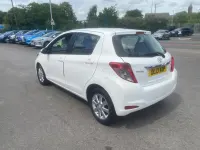Used Toyota Yaris 99 HP (72 kW) 2013 White Hatchback
