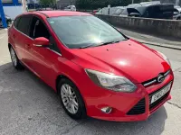 Usado Ford Focus Titanium 125 CV (91 kW) 2012 Rojo Utilitario