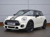 Used Mini Cooper S Hatch 192 HP (141 kW) 2019 Pepper white Hatchback