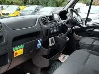Second-hand Vauxhall Movano 130 CP (95 kW) 2019 Alb Monovolum
