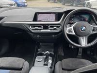 Begagnad BMW M135 M Performance 306 HK (225 kW) 2021 Svart Halvkombi