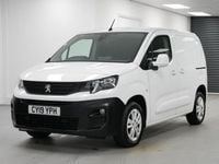 Used Peugeot Partner 100 HP (73 kW) 2019 White MPV