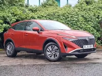 Used Nissan Qashqai Acenta Premium 140 HP (102 kW) 2025 Red SUV