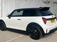 Used Mini Cooper Hatch 154 HP (113 kW) 2025 White Hatchback