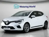 Used Renault Clio Iconic 90 HP (66 kW) 2022 White Hatchback