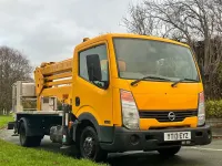 Używany Nissan Cabstar 2013 Żółty Pickup
