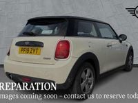 Used Mini Cooper Classic 134 HP (98 kW) 2019 White Hatchback