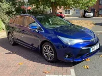 Used Toyota Avensis Business Edition 112 HP (82 kW) 2016 Blue Estate