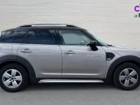 Usado Mini Cooper Countryman Classic 136 HP (100 kW) 2022 Cinzento SUV