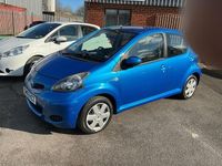 Used Toyota Aygo 67 HP (49 kW) 2010 Blue Hatchback