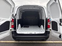 Ny Vauxhall Combo 129 HK (94 kW) 2026 Vit Minibuss