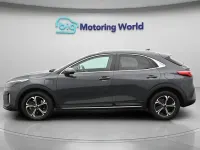 Usado Kia XCeed 139 HP (102 kW) 2024 Cinzento SUV
