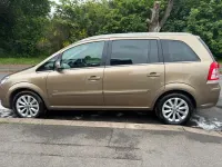 Second-hand Vauxhall Zafira Design Edition 115 CP (84 kW) 2013 Maro Monovolum