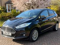 Begagnad Ford Fiesta Titanium 2014 Svart Halvkombi