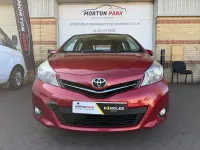 Usado Toyota Yaris 99 CV (72 kW) 2014 Rojo Utilitario