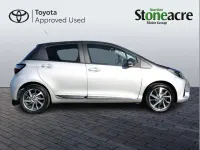 Używany Toyota Yaris 109 KM (80 kW) 2019 Srebrny Hatchback