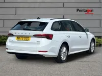 Usado Skoda Octavia SE 108 CV (79 kW) 2023 Blanco Familiar