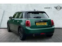 Usado Mini Cooper Classic 136 CV (100 kW) 2019 Verde Utilitario