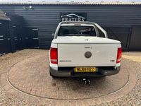 Begagnad VW Amarok Highline 180 HK (132 kW) 2016 Vit Pickup