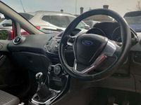 Used Ford Fiesta Zetec 82 HP (60 kW) 2014 Red Hatchback