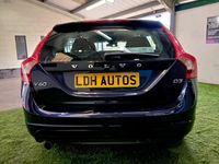 Usado Volvo V60 Business Edition 2018 Azul Carrinha