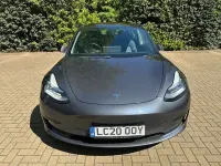 Käytetty Tesla Model 3 Standard Range Plus 366 kW (498 HP) 2020 Harmaa Sedan