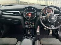 Used Mini Cooper Hatch 134 HP (98 kW) 2019 Orange Hatchback