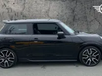 Used Mini Cooper Hatch 113 kW (154 HP) 2025 Black Hatchback
