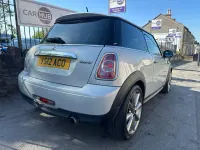 Usado Mini Cooper Hatch 122 CV (89 kW) 2012 Plateado Utilitario