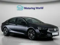 Begagnad Vauxhall Insignia Edition 122 HK (89 kW) 2021 Svart Halvkombi
