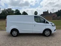 Used Ford Transit Custom Limited 130 HP (95 kW) 2020 White Van