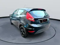 Begagnad Ford Fiesta Zetec 2012 Svart Halvkombi