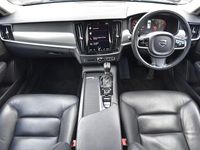 Used Volvo V90 Momentum 190 HP (139 kW) 2017 Blue Estate