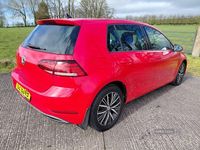 Used VW Golf VII SE 125 HP (91 kW) 2018 Red Hatchback