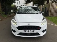 Begagnad Ford Fiesta ST-Line 2019 Vit Halvkombi