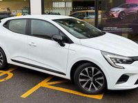 Used Renault Clio V Evolution 90 HP (66 kW) 2022 White Hatchback