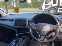 Used Honda HR-V SE 120 HP (88 kW) 2016 Red SUV