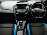 Used Ford Focus RS 380 HP (279 kW) 2016 Blue Hatchback