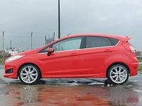 Usado Ford Fiesta Titanium X 125 HP (91 kW) 2016 Vermelho Citadino