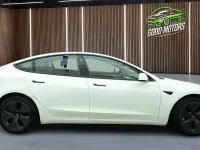 Used Tesla Model 3 Standard Range Plus 366 kW (498 HP) 2021 White Sedan