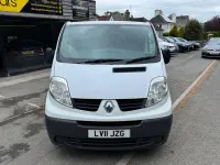 Usado Renault Trafic 115 HP (84 kW) 2011 Branco Monovolume