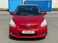 Used Toyota Verso 126 HP (92 kW) 2011 Red MPV