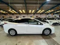 Used Toyota Prius 140 HP (102 kW) 2026 White Hatchback