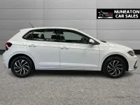 Used VW Polo Life 95 HP (69 kW) 2023 White Hatchback