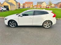 Used Volvo V40 R-Design 190 HP (139 kW) 2015 White Hatchback