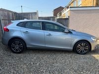 Used Volvo V40 Momentum 150 HP (110 kW) 2016 Silver Hatchback