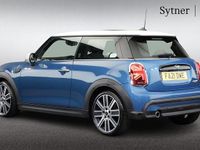 Begagnad Mini Cooper Exclusive 136 HK (100 kW) 2021 Blå Halvkombi