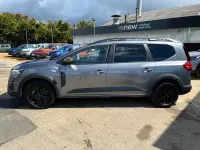Używany Dacia Jogger Extreme 141 KM (103 kW) 2025 Szary Minivan