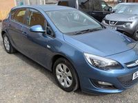 Second-hand Vauxhall Astra Design Edition 2015 Albastru Hatchback