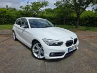 Usado BMW 120 Sport Line 177 CV (130 kW) 2015 Blanco Utilitario